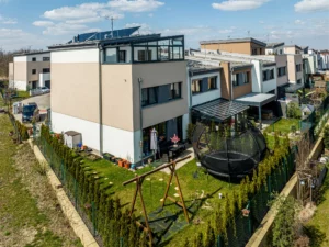 Posuvná střecha Horní Počernice - Praha