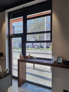 Výsuvné okno Praha-Holešovice