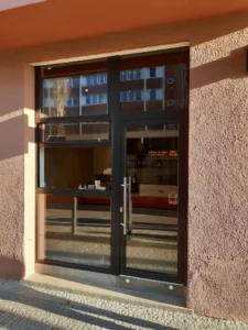 Výsuvné okno Praha-Holešovice